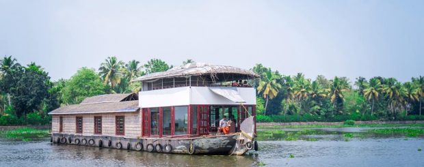 OYO 23048 Ganga Deluxe Sharing Houseboat Alleppey